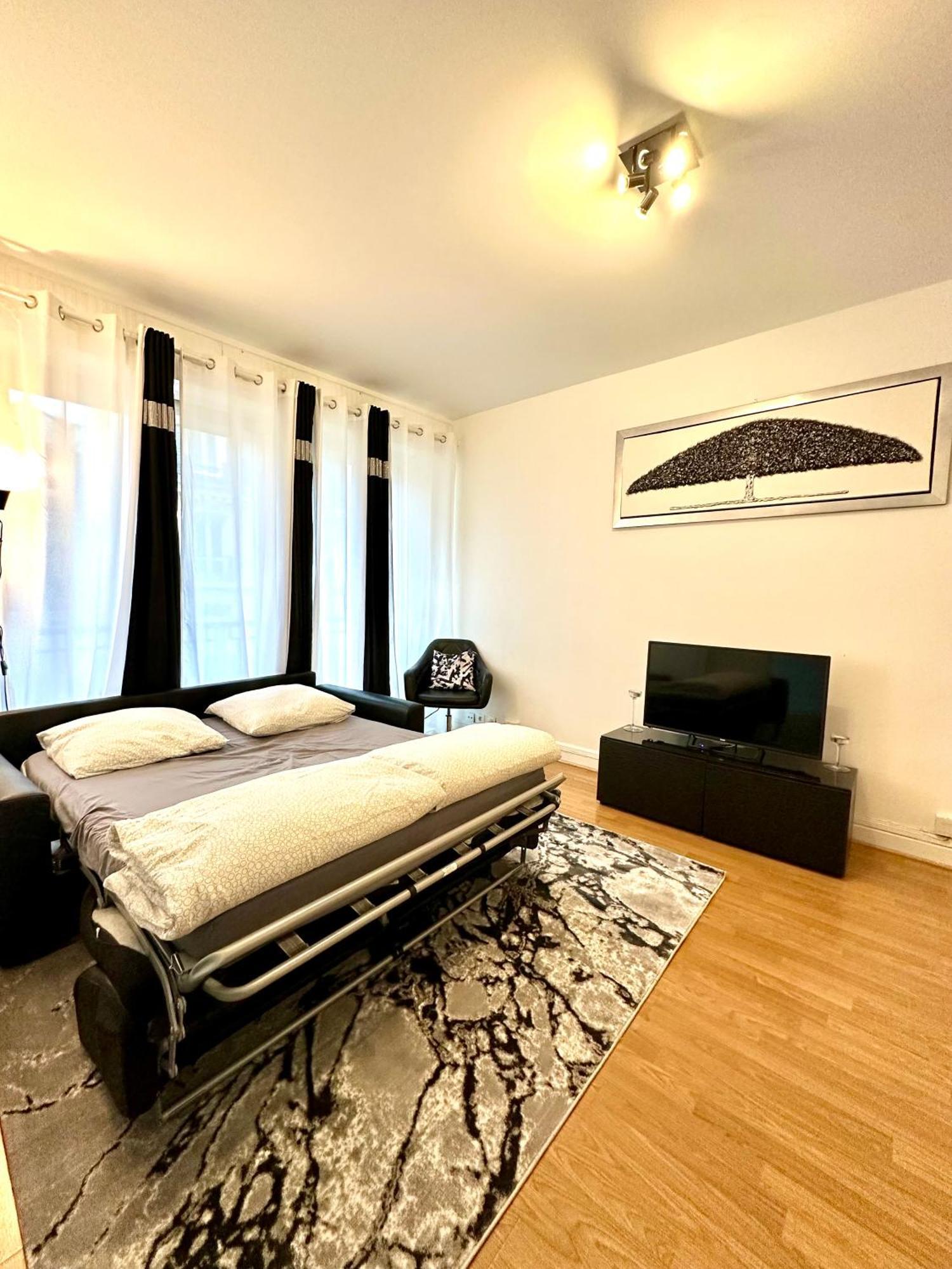 Champs Elysees 4 Appartement *
